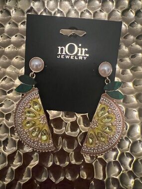 #2359** nOir Jewelry Green and Yellow Citrus Drop Earrings